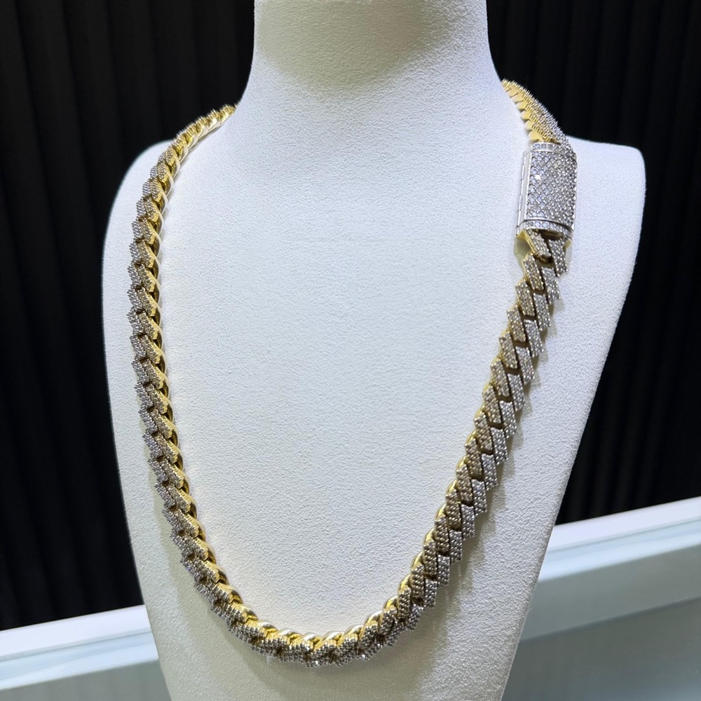 Luxurious Two-Tone Chain Necklace